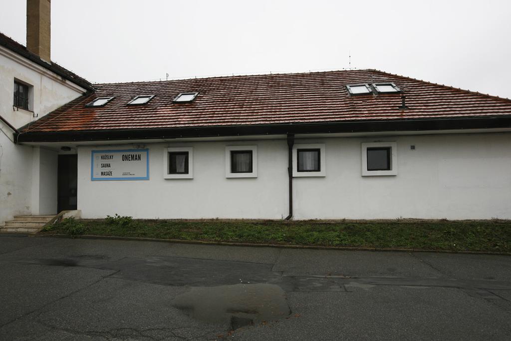 Oneman Hostel Praga Exterior foto